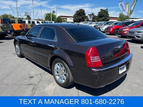 Used 2005 Chrysler 300 C w/ Protection Group II RWD image 3