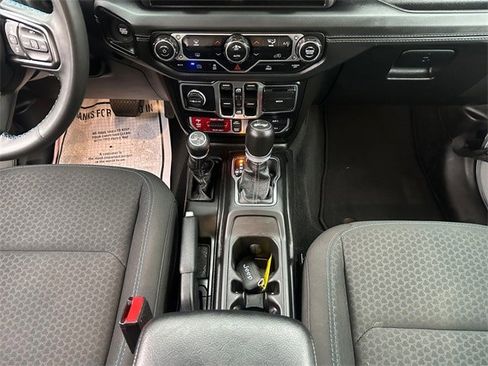 Used 2024 Jeep Wrangler Unlimited Rubicon 4xe image 11