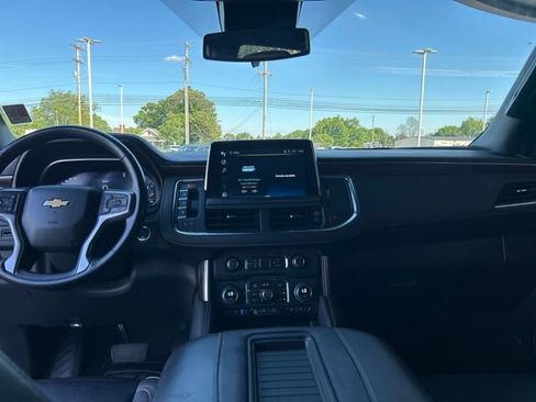 Used 2023 Chevrolet Suburban Premier AWD/4WD image 26