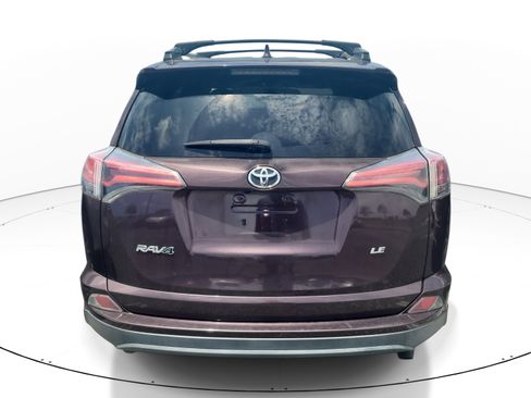 Used 2017 Toyota RAV4 LE FWD image 6