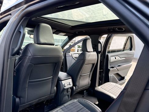 New 2026 Ford Explorer ST-Line w/ ST-Line Street Pack AWD/4WD image 6