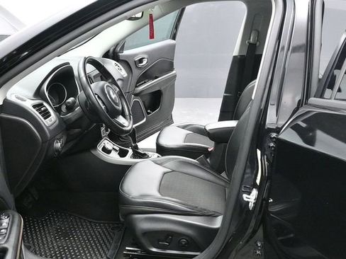 Used 2019 Jeep Compass Latitude w/ Popular Equipment Group image 17