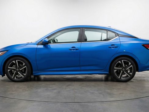 Used 2025 Nissan Sentra SV FWD image 5