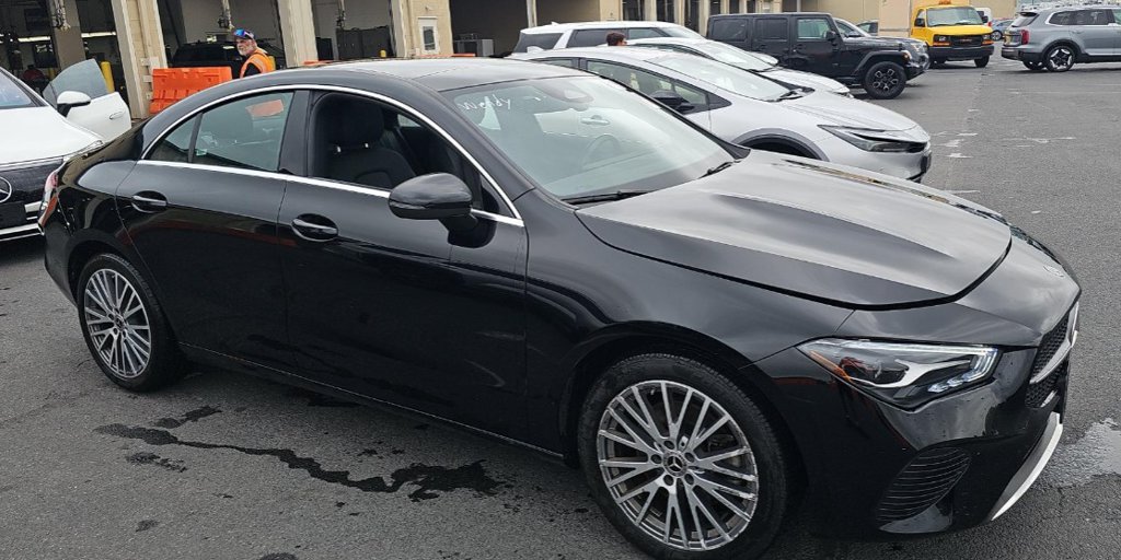 Used 2025 Mercedes-Benz CLA 250 4MATIC image 4