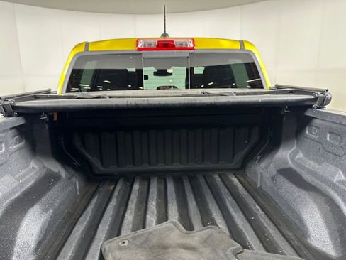 Used 2023 Chevrolet Colorado Z71 w/ Z71 Convenience Package 2 AWD/4WD image 38