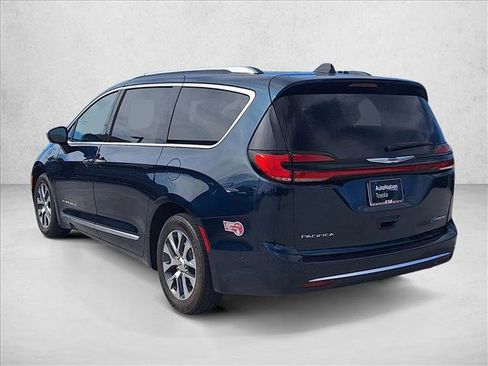 Used 2023 Chrysler Pacifica Pinnacle image 7