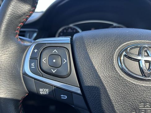Used 2017 Toyota Camry SE image 17