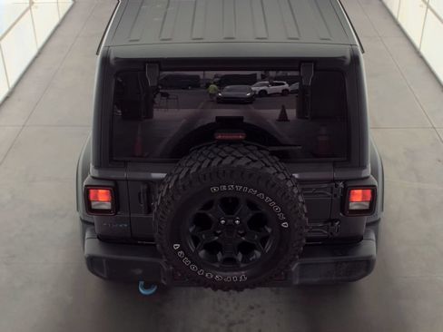 Used 2023 Jeep Wrangler Unlimited w/ Cold Weather Group AWD/4WD image 5