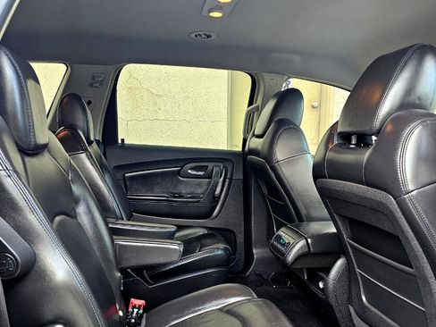 Used 2009 Chevrolet Traverse LT image 21