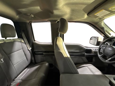 Used 2016 Ford F150 XLT w/ XTR Package image 40