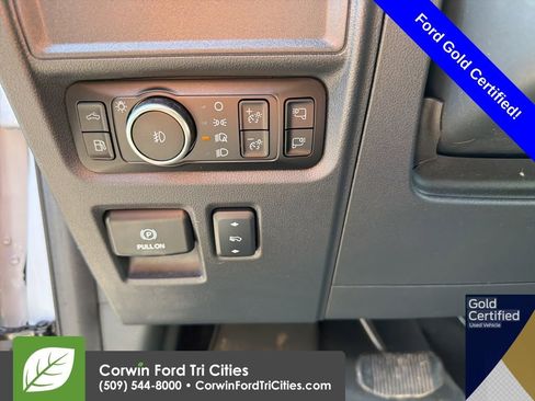 Used 2025 Ford F150 Platinum image 17