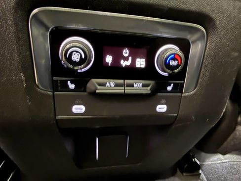 Used 2022 Chevrolet Suburban RST w/ Luxury Package AWD/4WD image 22