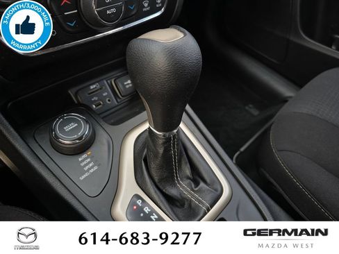 Used 2016 Jeep Cherokee Latitude w/ Comfort/Convenience Group AWD/4WD image 26