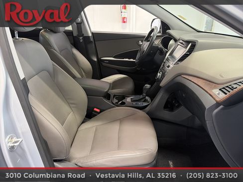 Used 2017 Hyundai Santa Fe Limited FWD image 7