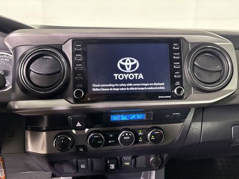 Used 2021 Toyota Tacoma SR5 AWD/4WD image 15