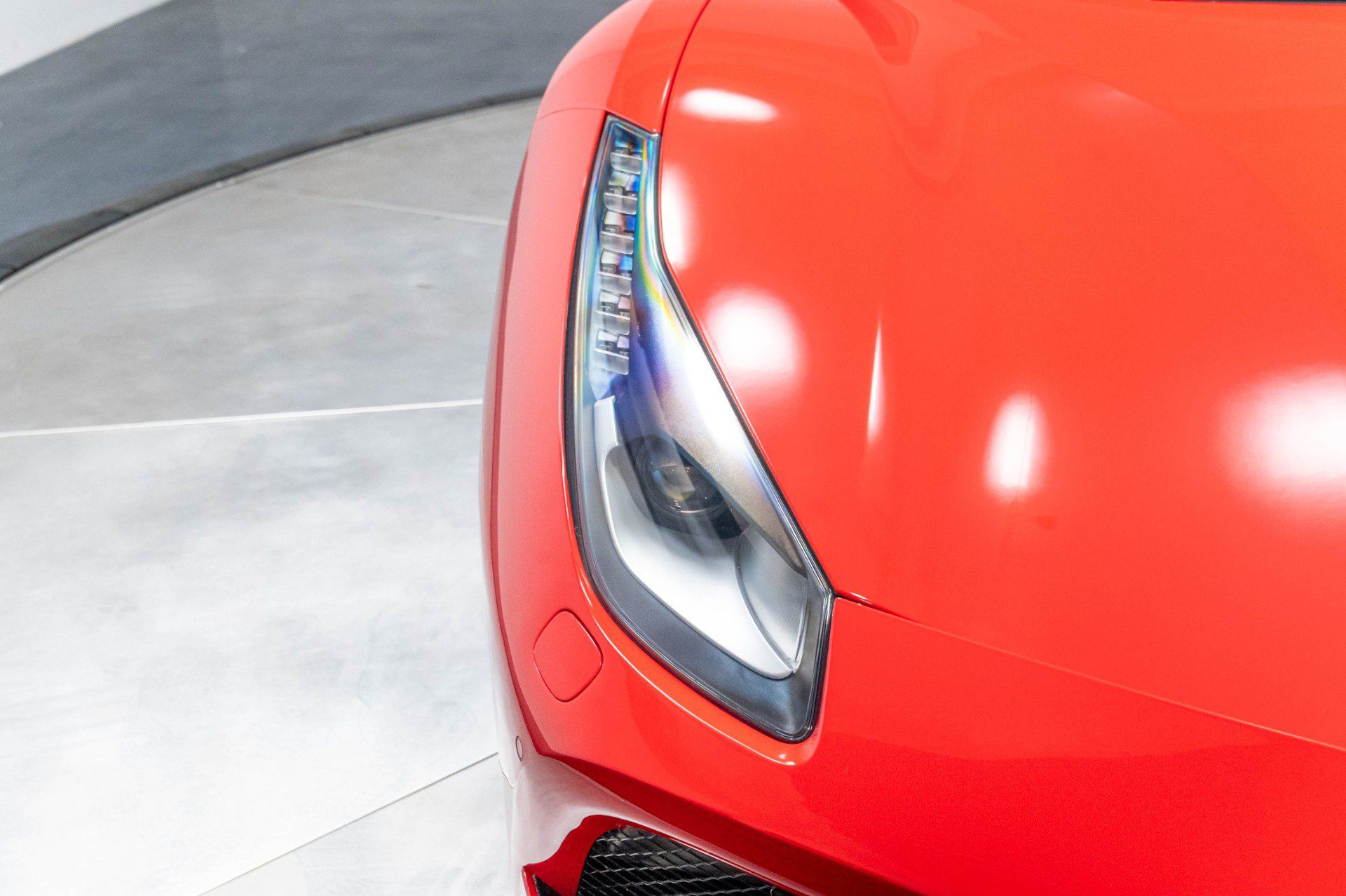 Used 2018 Ferrari 488 Spider RWD image 52