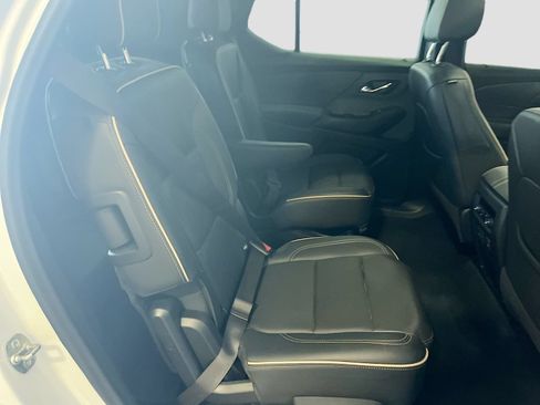 Used 2022 Chevrolet Traverse Premier AWD/4WD image 28