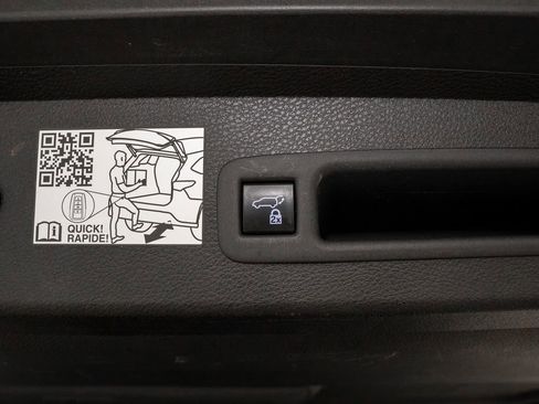 Used 2024 Toyota Sienna Platinum image 6