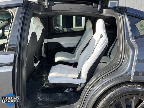Used 2023 Tesla Model X Plaid image 23