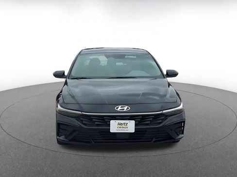 Used 2025 Hyundai Elantra SEL image 4