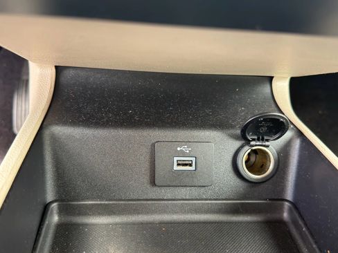 Used 2017 Ford Fusion SE image 23