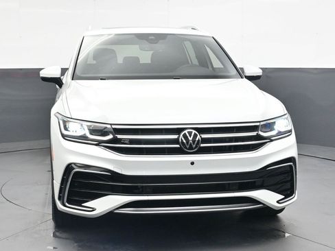 Used 2023 Volkswagen Tiguan SEL R-Line AWD/4WD image 9