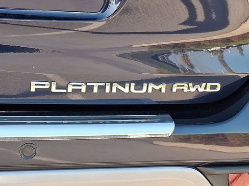 Used 2025 Toyota Highlander Platinum AWD/4WD image 10