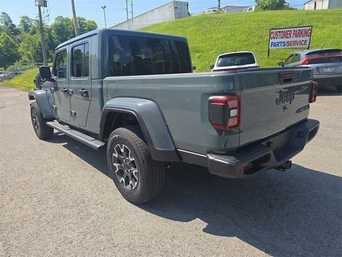 New 2025 Jeep Gladiator Sport w/ Premium Package image 6
