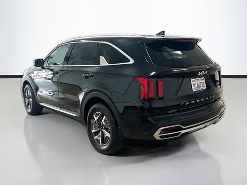 Used 2022 Kia Sorento S FWD image 5
