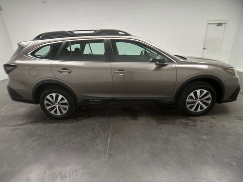 Used 2022 Subaru Outback 2.5i image 9