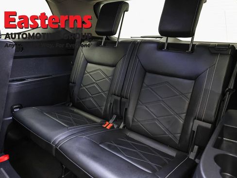 Used 2025 Volkswagen Atlas SE FWD image 25