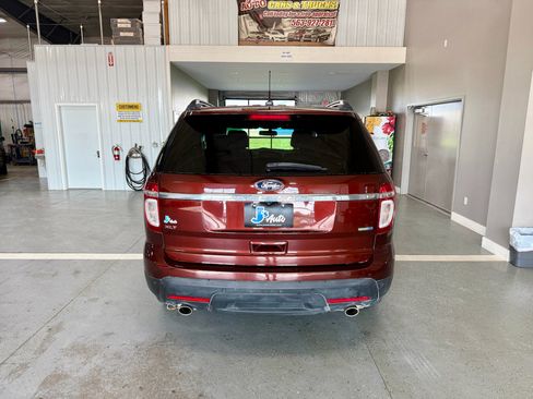Used 2015 Ford Explorer XLT w/ Equipment Group 202B AWD/4WD image 6