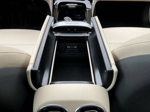 Certified 2024 Mercedes-Benz C 300 4MATIC Sedan image 18