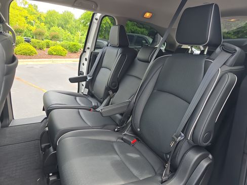 Used 2025 Honda Odyssey Elite image 14