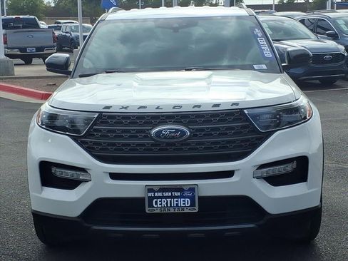 Used 2022 Ford Explorer XLT w/ Equipment Group 202A image 2