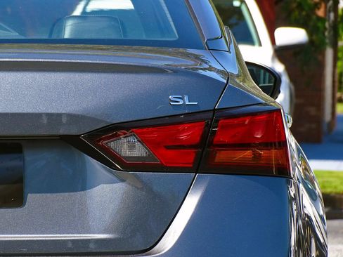 Used 2020 Nissan Altima 2.5 SL FWD image 13