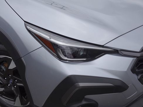 Certified 2025 Subaru Crosstrek 2.5i Limited AWD/4WD image 2