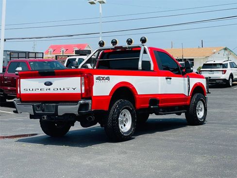 Used 2025 Ford F250 XLT AWD/4WD image 4