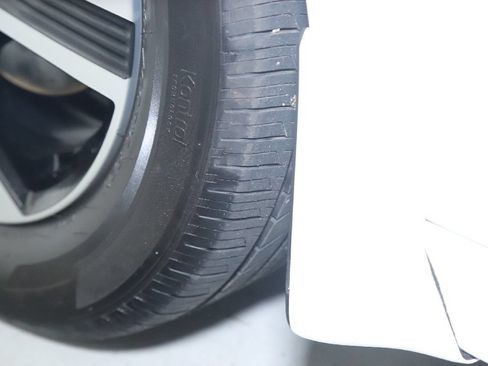 Certified 2024 Nissan Sentra SV FWD image 36
