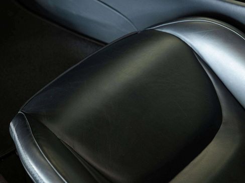 Used 2023 McLaren Artura image 18