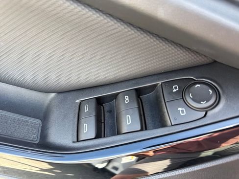 Used 2026 Chevrolet Equinox LT FWD image 16