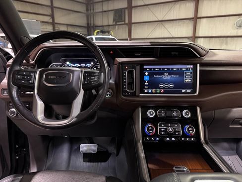 Used 2021 GMC Yukon XL Denali w/ Denali Ultimate Package AWD/4WD image 31