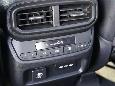 Used 2025 Honda Pilot TrailSport image 26