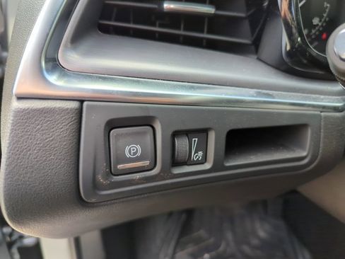 Used 2025 Cadillac XT5 Luxury image 23