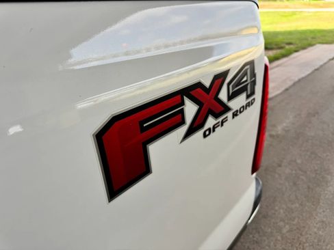 Used 2016 Ford F250 Lariat w/ Lariat Ultimate Package image 20