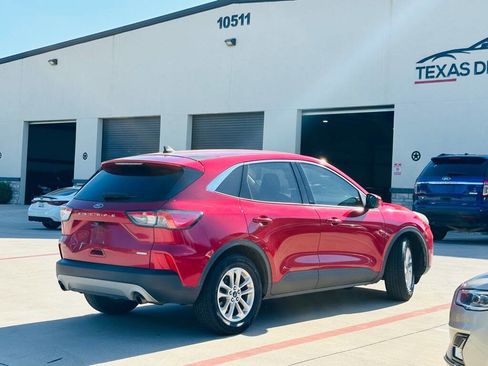 Used 2020 Ford Escape SE FWD image 10