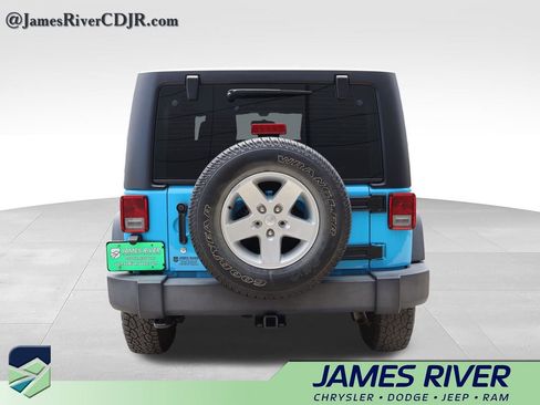 Used 2017 Jeep Wrangler Sport w/ Quick Order Package 23S AWD/4WD image 4