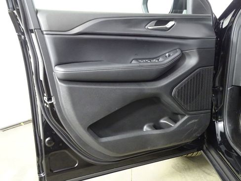 New 2025 Jeep Grand Cherokee L Laredo image 19