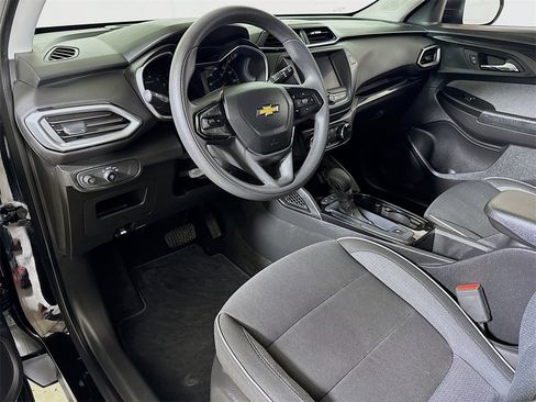 Used 2023 Chevrolet TrailBlazer LS image 7