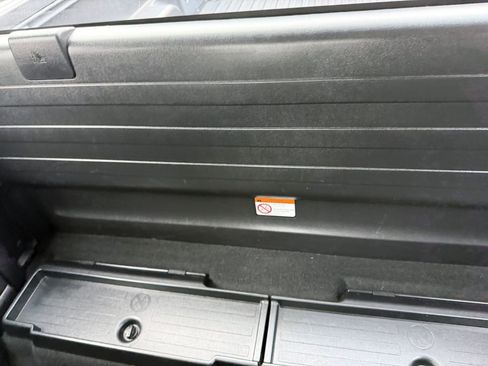 Used 2018 Toyota Tacoma SR image 19